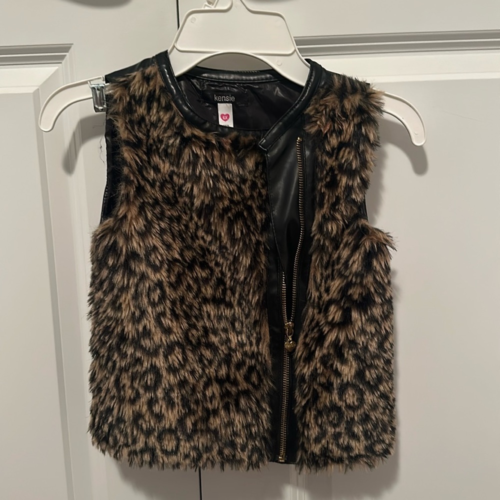 Leopard faux fur vest Kenzie size 6X